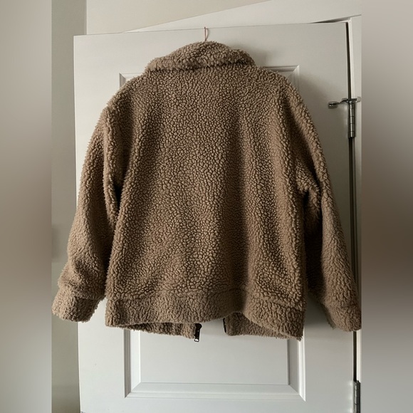 Sherpa Jacket - Picture 2 of 3